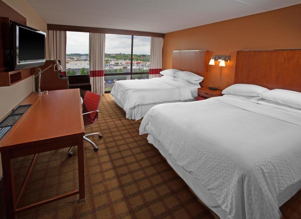 Four Points Philadelphia Northeast Hotel Buitenkant foto