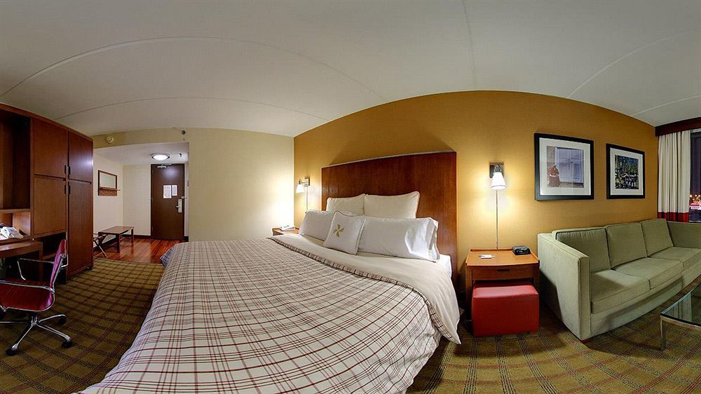 Four Points Philadelphia Northeast Hotel Buitenkant foto